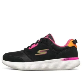 Go Run 400 V2 Low-Top ”Black Pink”