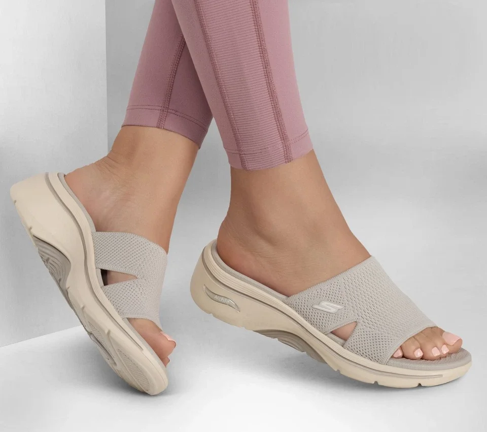 Go Walk Arch Fit 2.0-sandal – Dakota Go Walk Arch Fit 2.0-sandal – Dakota