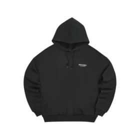 Hoodie med tryckt logotyp ”Black White”