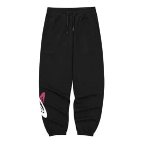Lösa sportbyxor i lös stickning med tryckta bokstäver och medelhög midja ”Black White”