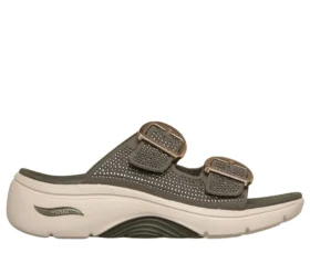 Martha Stewart: Go Walk Arch Fit 2.0-sandal – en riktig blickfångare