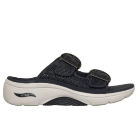 Martha Stewart: Go Walk Arch Fit 2.0-sandal – en riktig blickfångare