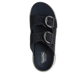 Martha Stewart: Go Walk Arch Fit 2.0-sandal – en riktig blickfångare
