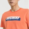 Skechers kortärmad t-shirt för män med tryck i orange och rött