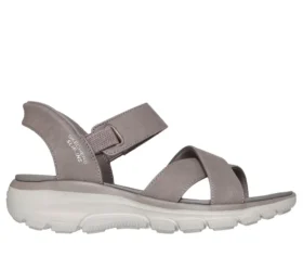 Skechers Slip-ins Relaxed Fit: Avslappnad stil – någonstans där solen skiner