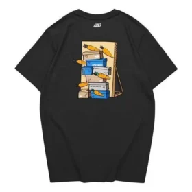 Skechers x Carrot T-shirt med tryck ”Black Yellow Blue”