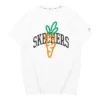 Skechers x Carrots T-shirt med tryck ”Vit Orange Svart”