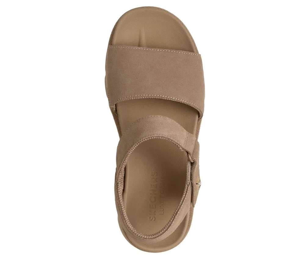 Street Hiker Breeze – Shore Heights Street Hiker Breeze – Shore Heights