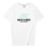 T-shirt med tryckt logotyp ”Vit Blå Svart”