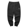 Varma, avsmalnande sportbyxor med bokstavstryck och fleecefoder ”Black Grey”