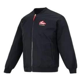 Vändbar vadderad jacka med broderade bokstäver ”Black Red”
