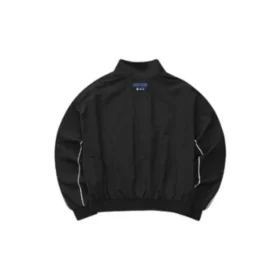 Zip-jacka med logotyp, bokstäver och hjärtmönster ”Black”